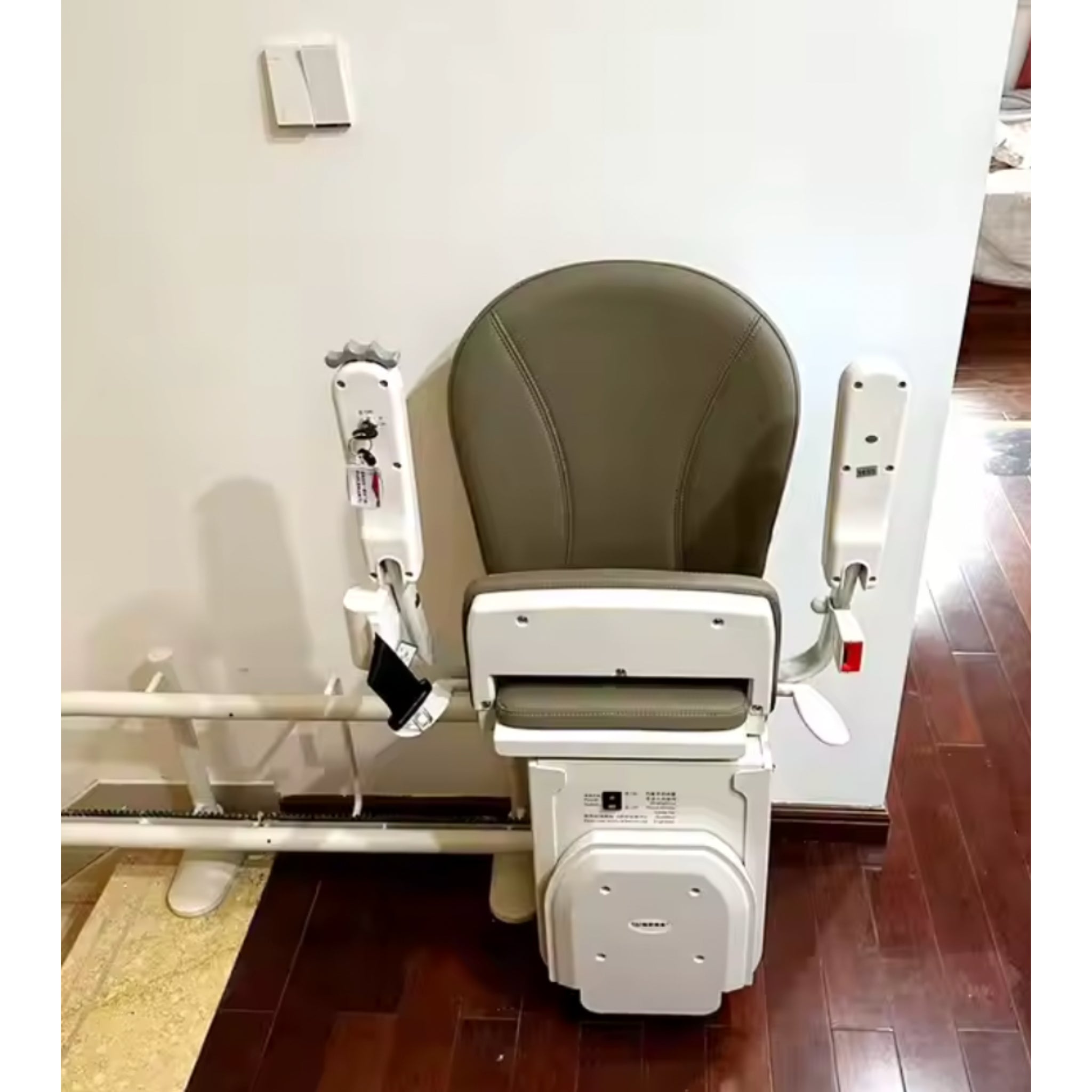 AscendEase LuxeRail S4 Stair Lift